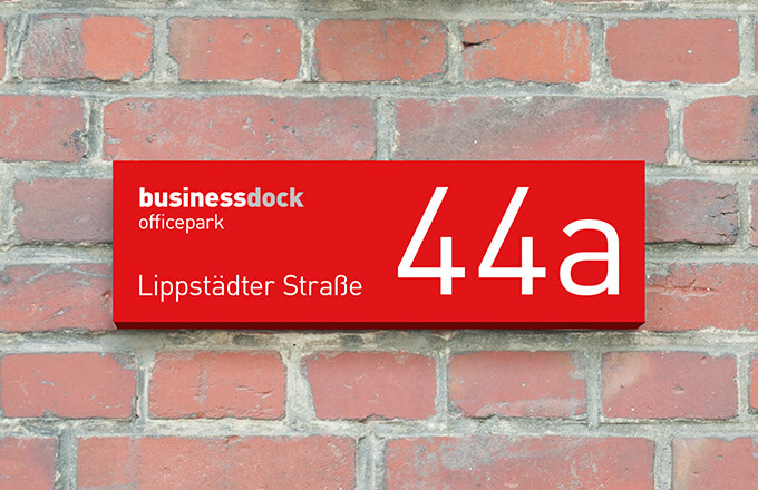 Hausnummern des businessdock officeparks Münster in neuem Corporate Design