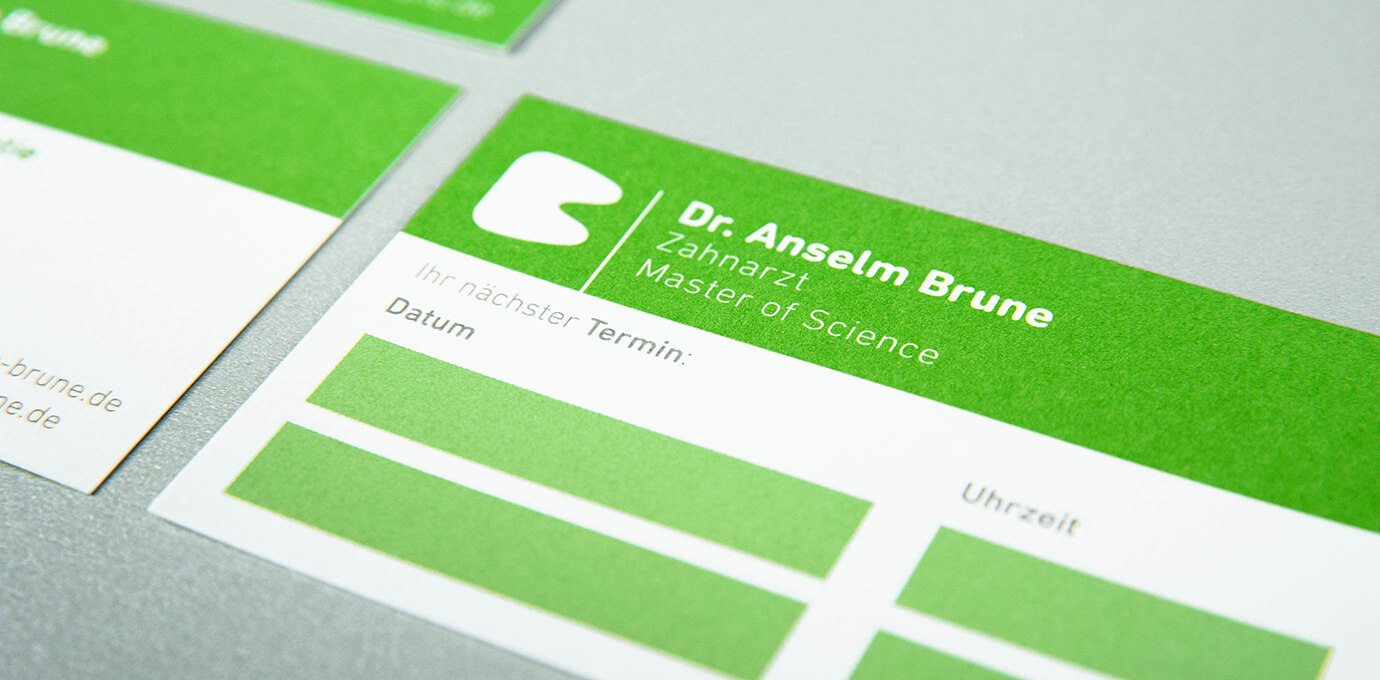 Ansicht der neu gestalteten Terminkarten für Dr. Brune