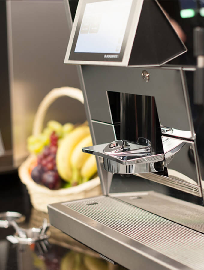 Fotografie eines Kaffeevollautomatens der ERGO Gourmet fotografiert von Georg design